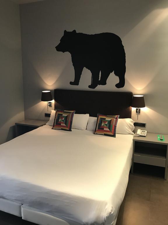 Chic & Basic Zoo Hotel *